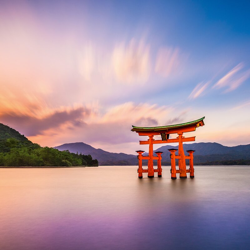 Unknown Japan and South Korea: a meeting of opposites